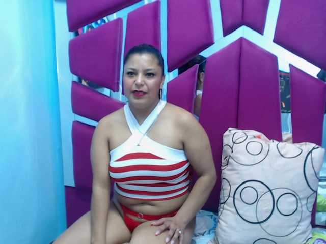 CAROLINASUAREZ's BongaCams show and profile