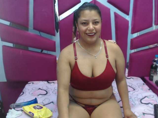 CAROLINASUAREZ's BongaCams show and profile
