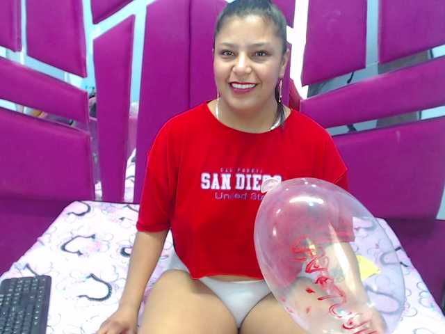 CAROLINASUAREZ's BongaCams show and profile