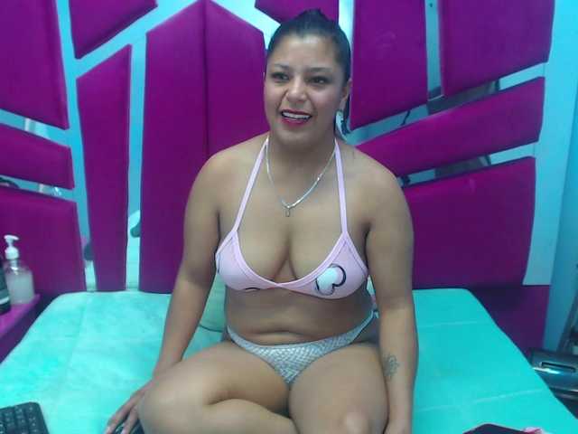 CAROLINASUAREZ's BongaCams show and profile