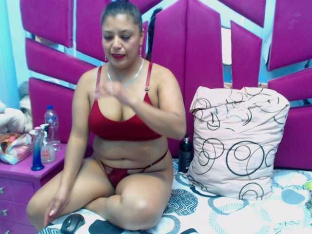 CAROLINASUAREZ's BongaCams show and profile