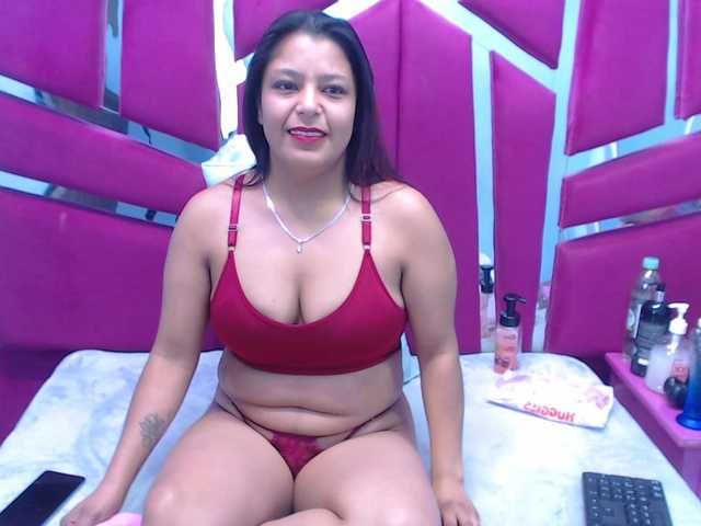 CAROLINASUAREZ's BongaCams show and profile