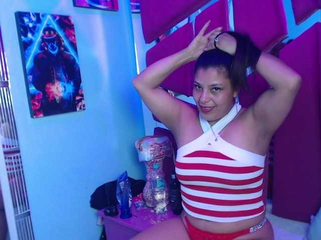 CAROLINASUAREZ's BongaCams show and profile