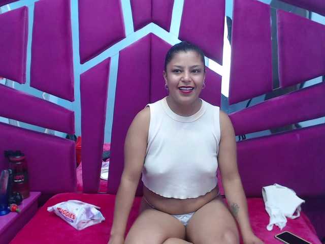 CAROLINASUAREZ webcam bongacams model stream image