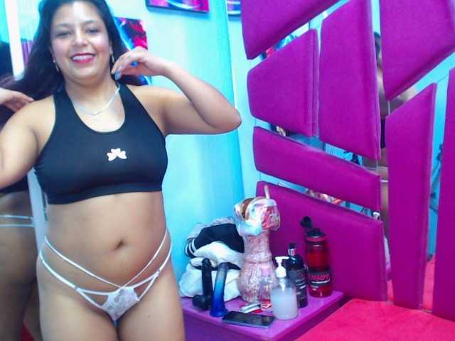 CAROLINASUAREZ's BongaCams show and profile