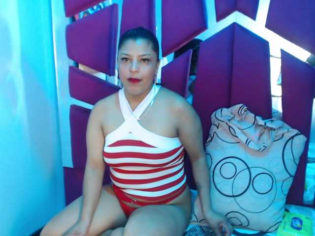 CAROLINASUAREZ's BongaCams show and profile