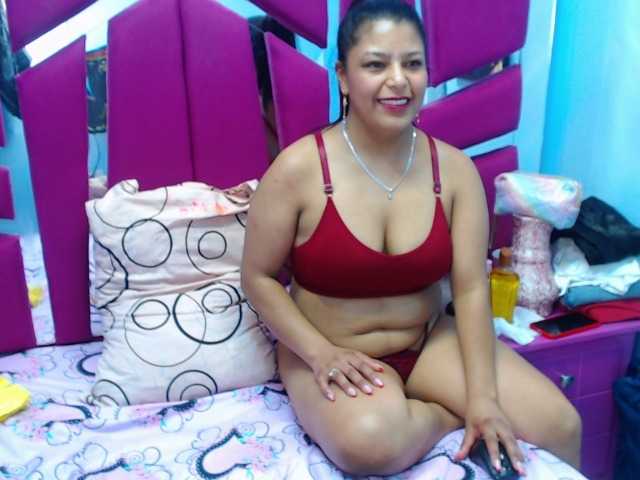 CAROLINASUAREZ's BongaCams show and profile