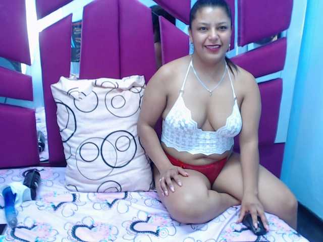 CAROLINASUAREZ's BongaCams show and profile