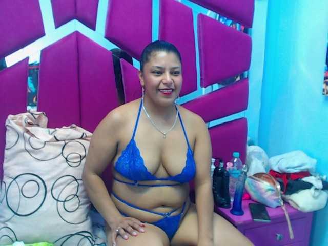 CAROLINASUAREZ's BongaCams show and profile