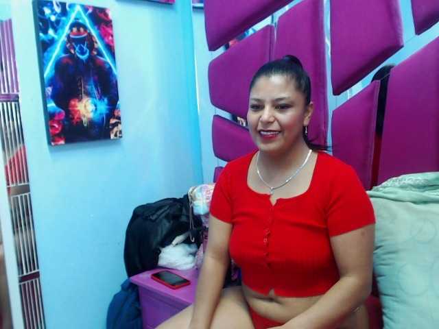 CAROLINASUAREZ's BongaCams show and profile