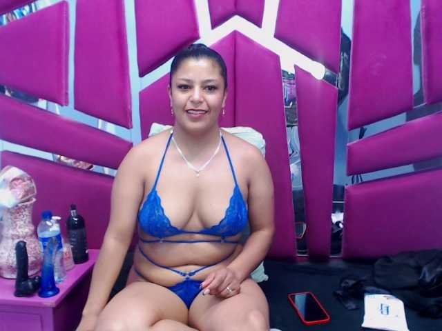 CAROLINASUAREZ's BongaCams show and profile
