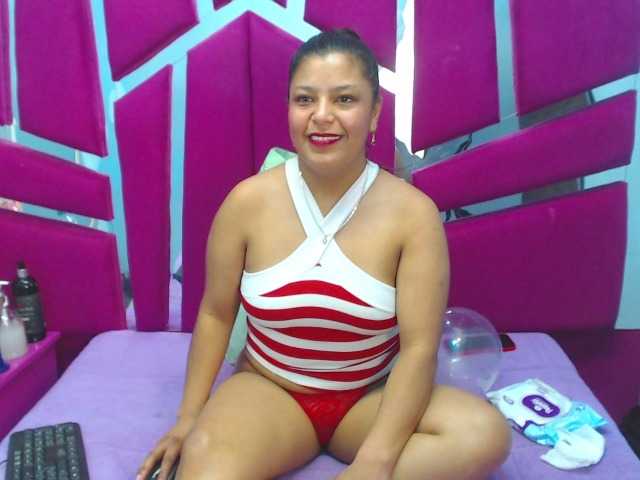 CAROLINASUAREZ's BongaCams show and profile