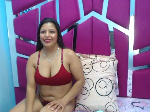 CAROLINASUAREZ live cam profile