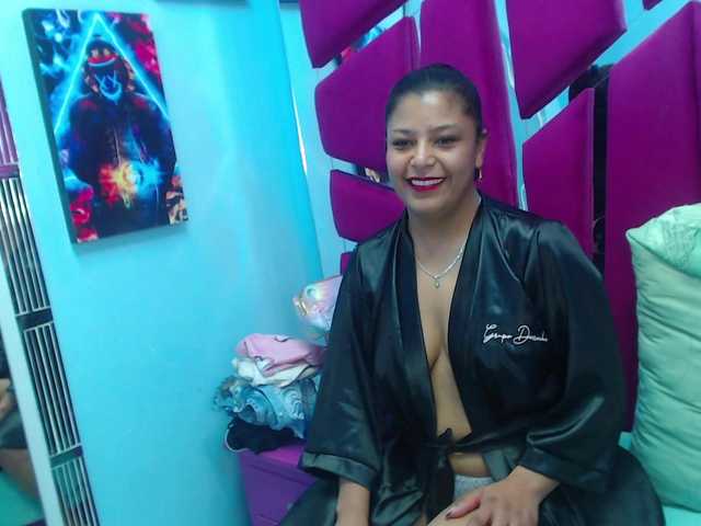 CAROLINASUAREZ's BongaCams show and profile