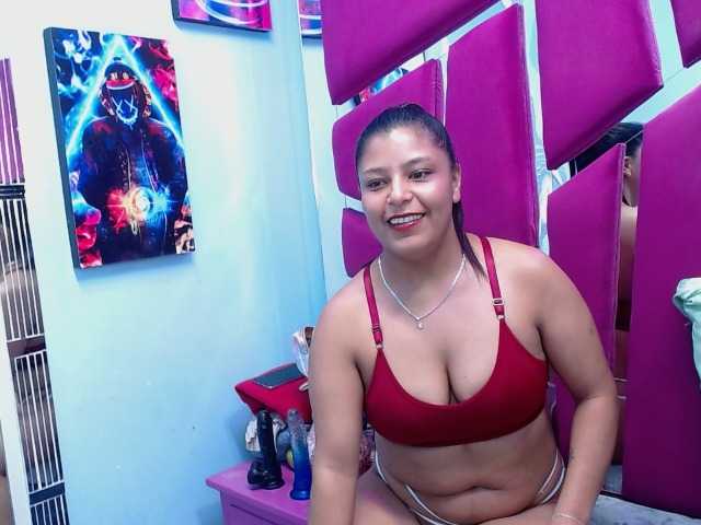 CAROLINASUAREZ's BongaCams show and profile
