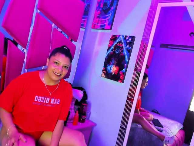 CAROLINASUAREZ's BongaCams show and profile