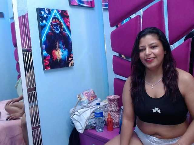 CAROLINASUAREZ webcam bongacams model stream image