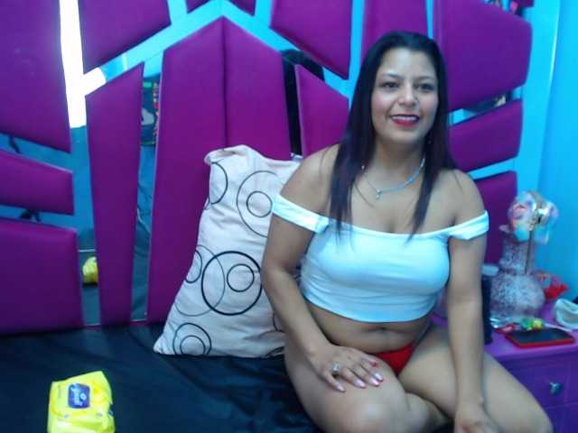 CAROLINASUAREZ live cam profile