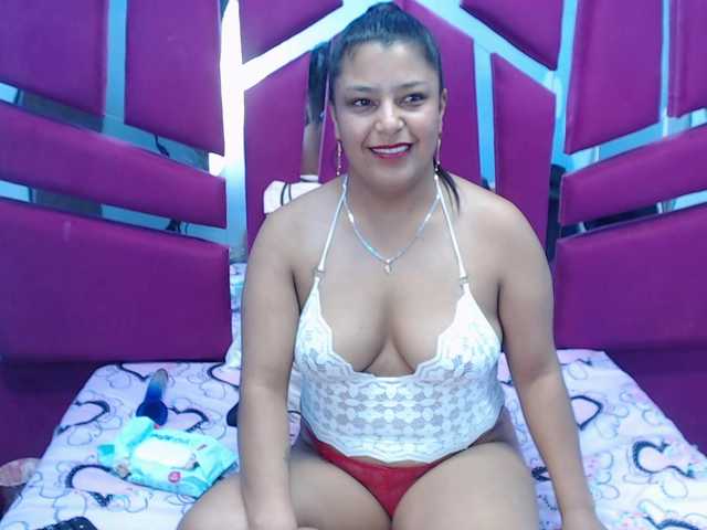 CAROLINASUAREZ's BongaCams show and profile