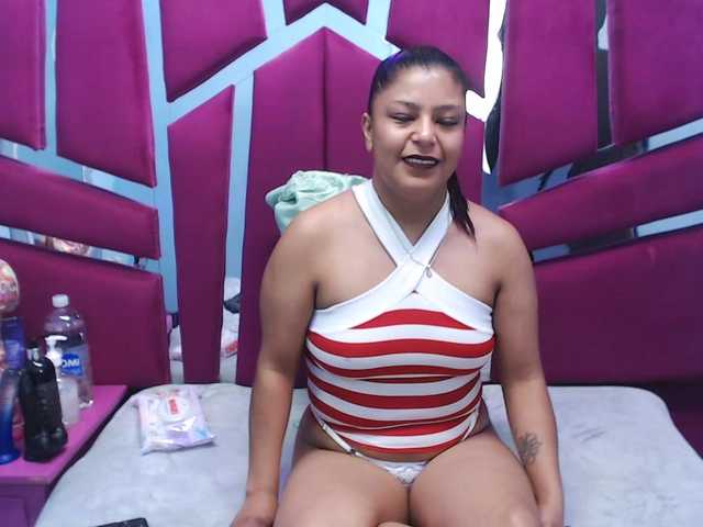 CAROLINASUAREZ's BongaCams show and profile