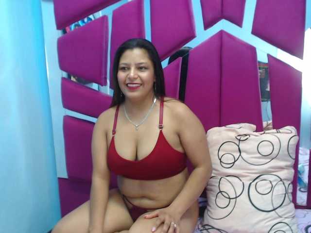 CAROLINASUAREZ's BongaCams show and profile