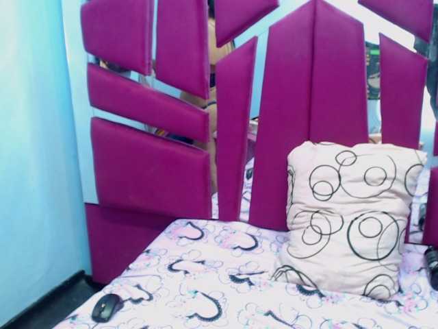 CAROLINASUAREZ's BongaCams show and profile