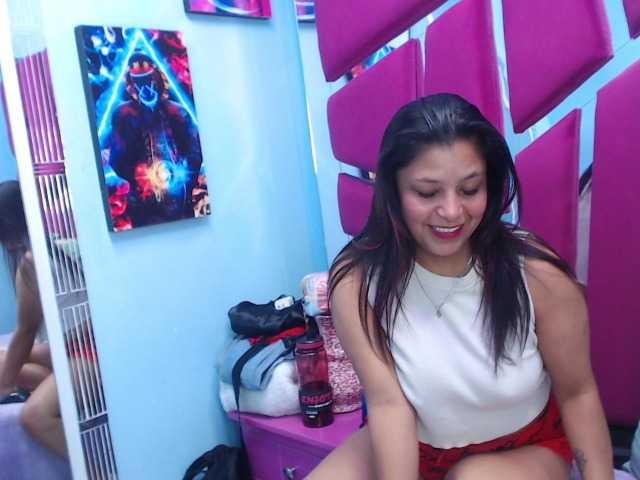 CAROLINASUAREZ's BongaCams show and profile