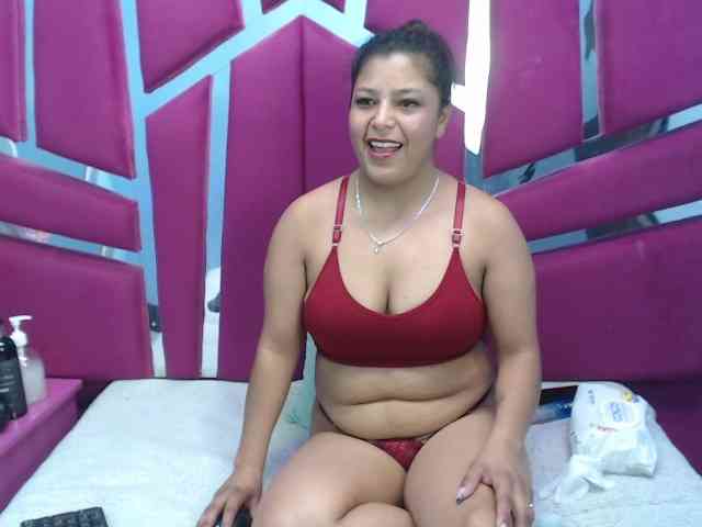 CAROLINASUAREZ Live Webcam on BongaCams