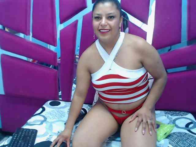CAROLINASUAREZ Live Webcam on BongaCams