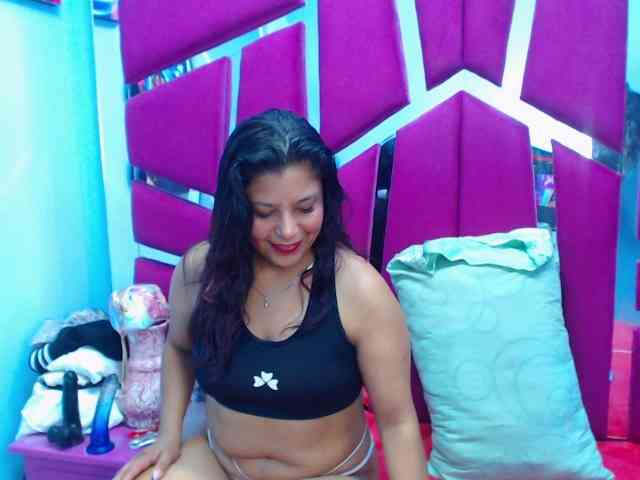 CAROLINASUAREZ Live Webcam on BongaCams