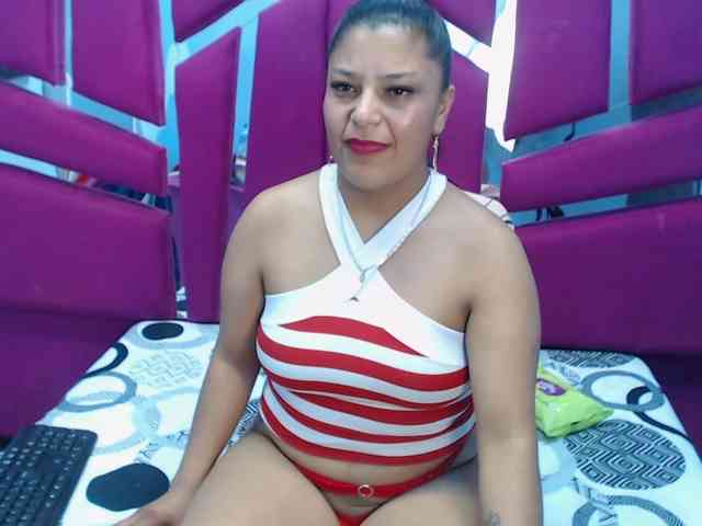 CAROLINASUAREZ Live Webcam on BongaCams