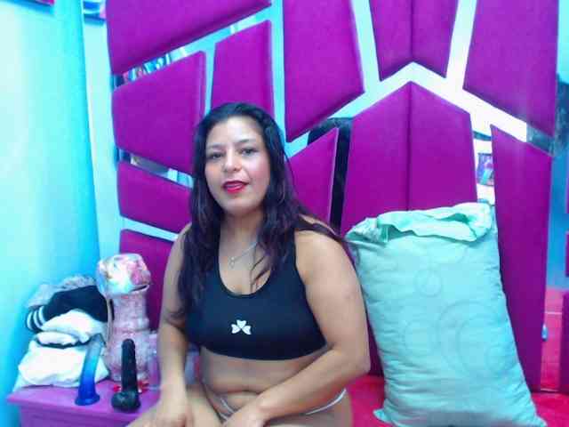 CAROLINASUAREZ Live Webcam on BongaCams