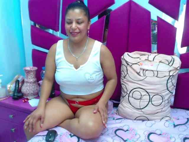 CAROLINASUAREZ Live Webcam on BongaCams