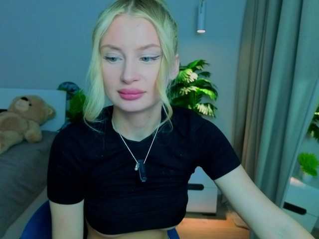 LegallyBlondea's BongaCams show and profile