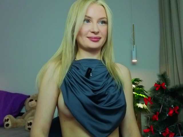 LegallyBlondea's BongaCams show and profile