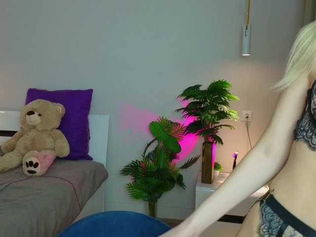 LegallyBlondea's BongaCams show and profile