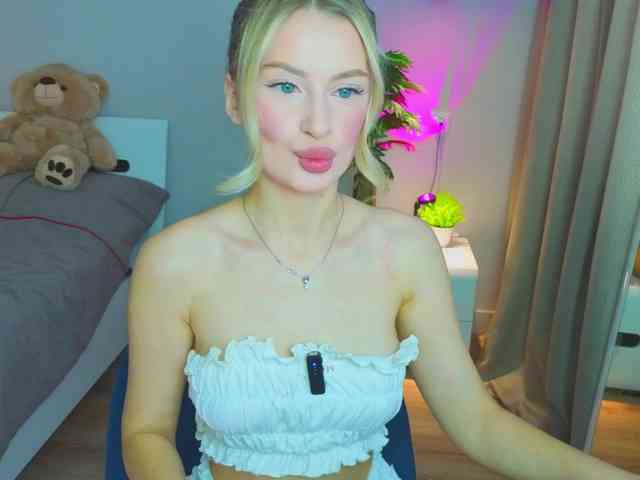 LegallyBlondea webcam