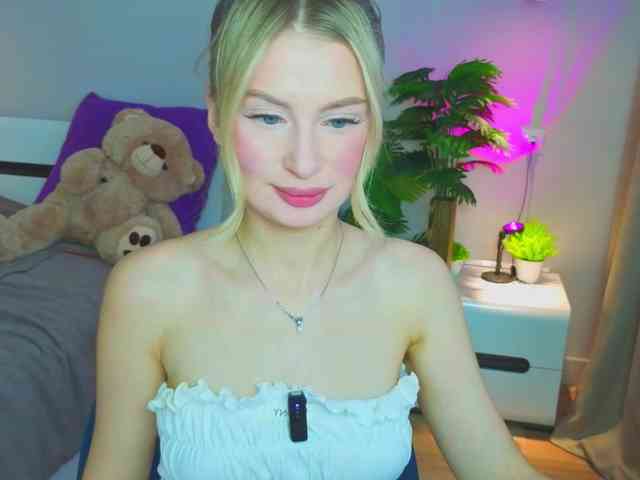 LegallyBlondea webcam