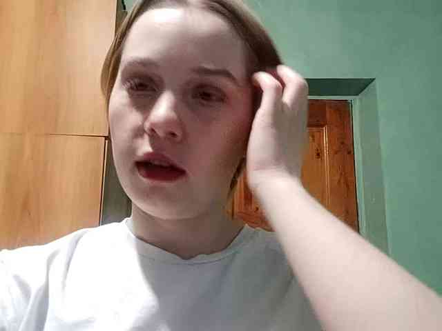 AveryFleurent webcam