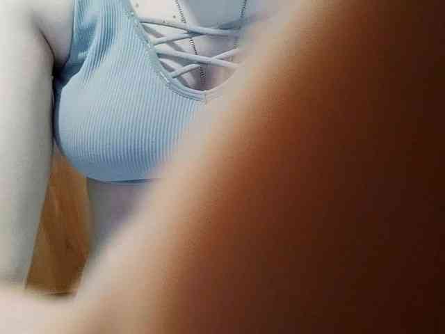 AveryFleurent webcam