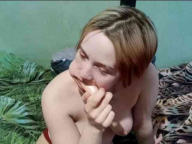 AveryFleurent webcam