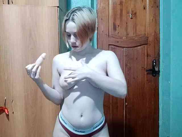 AveryFleurent webcam