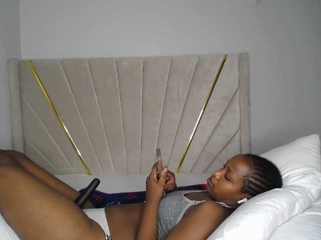 Kimmy1's BongaCams show and profile