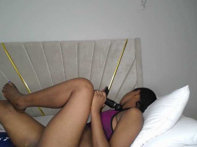 Kimmy1's BongaCams show and profile