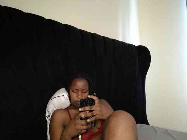 Kimmy1 Live Webcam on BongaCams