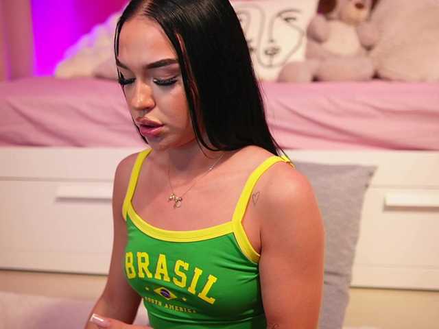 sashalorenz's BongaCams show and profile