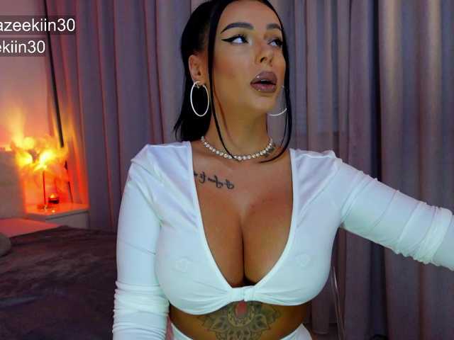 Iammazeekiin30xx's BongaCams show and profile