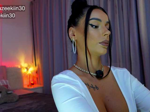 Iammazeekiin30xx's BongaCams show and profile