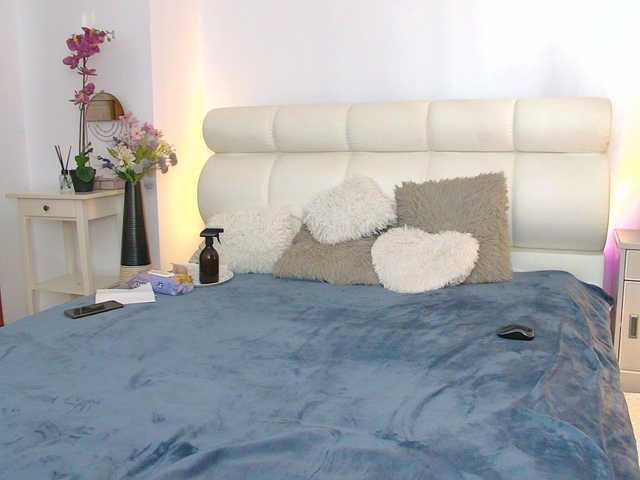 CougarMilf's BongaCams show and profile