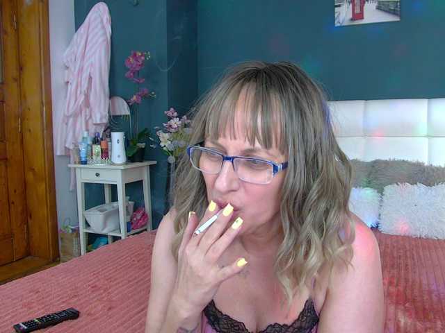 CougarMilf's BongaCams show and profile